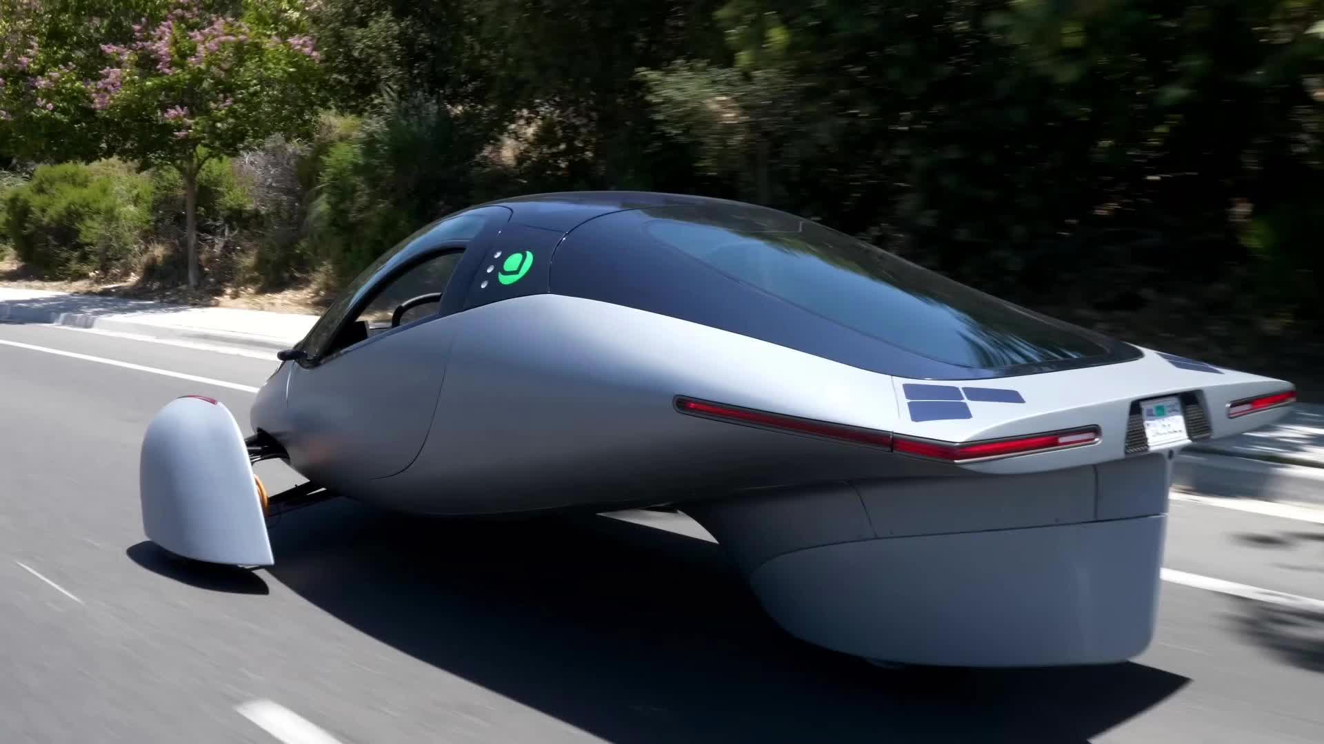 美国一公司推出造型奇特的太阳能汽车:最大续航可达1600公里